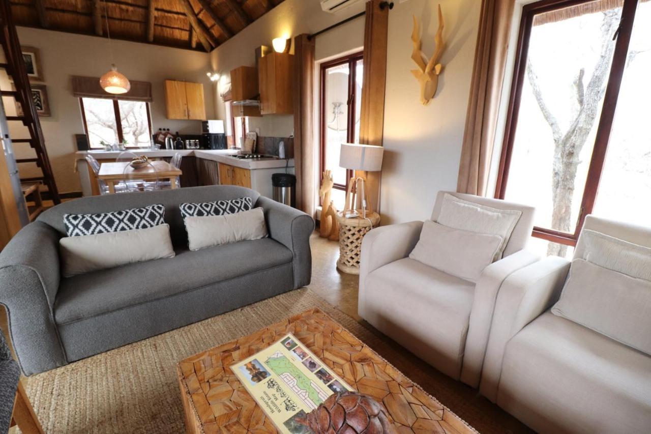 Giraffe Lodge *