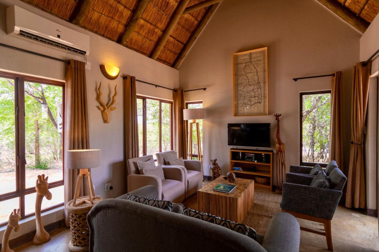 Giraffe * Hoedspruit