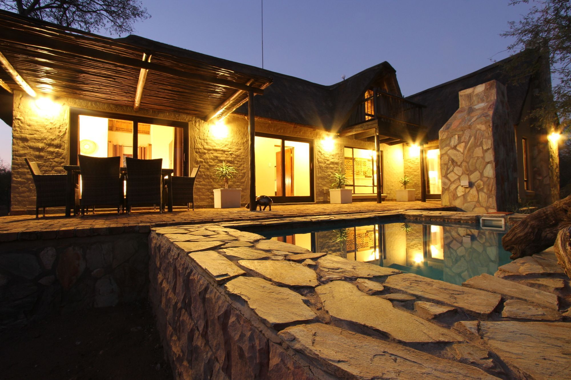 Giraffe Lodge *